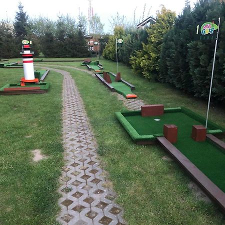 Domki Kapitanskie Z Prywatnym Polem Do Gry W Mini Golf Rewal Eksteriør billede