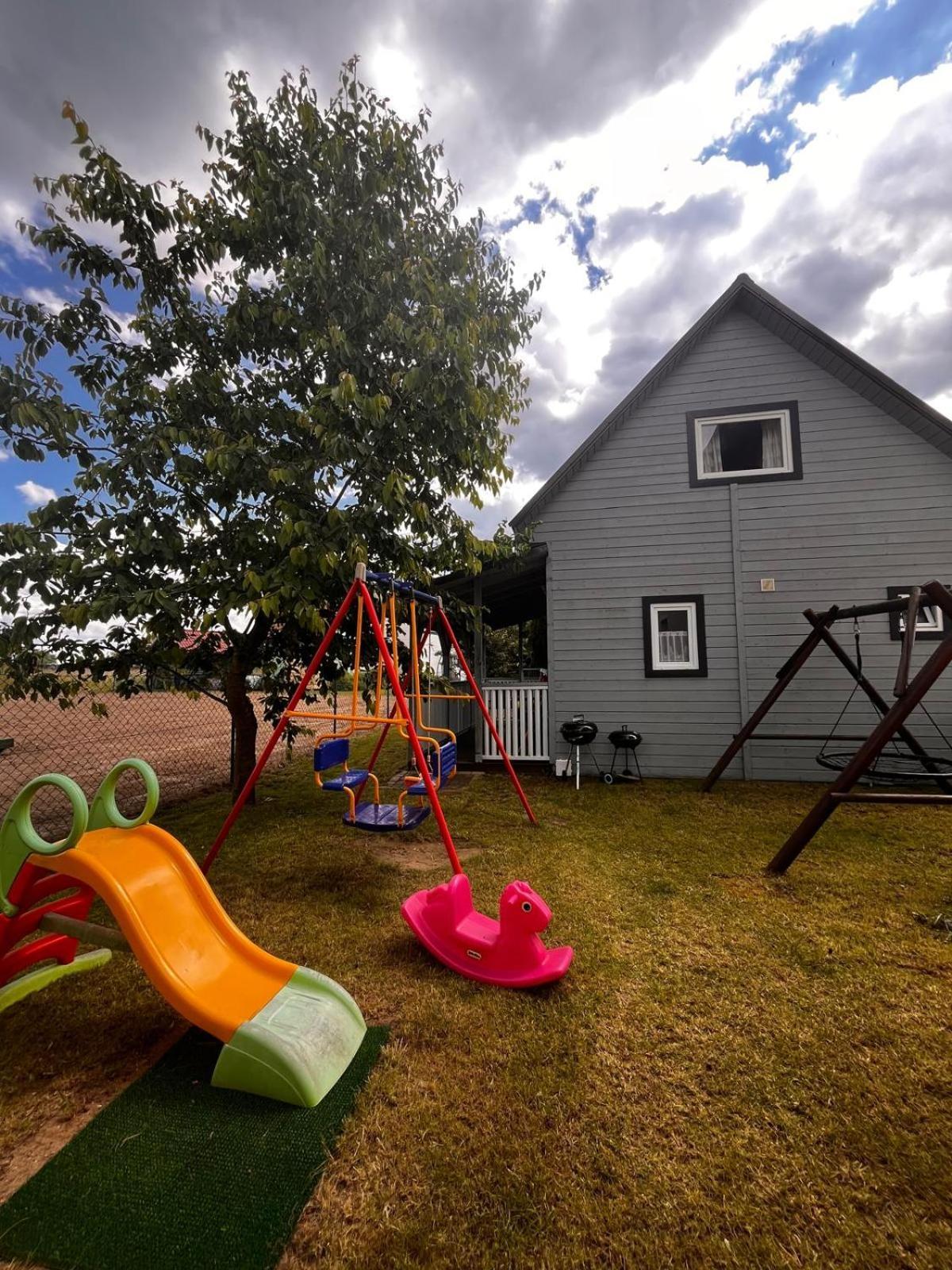 Domki Kapitanskie Z Prywatnym Polem Do Gry W Mini Golf Rewal Eksteriør billede
