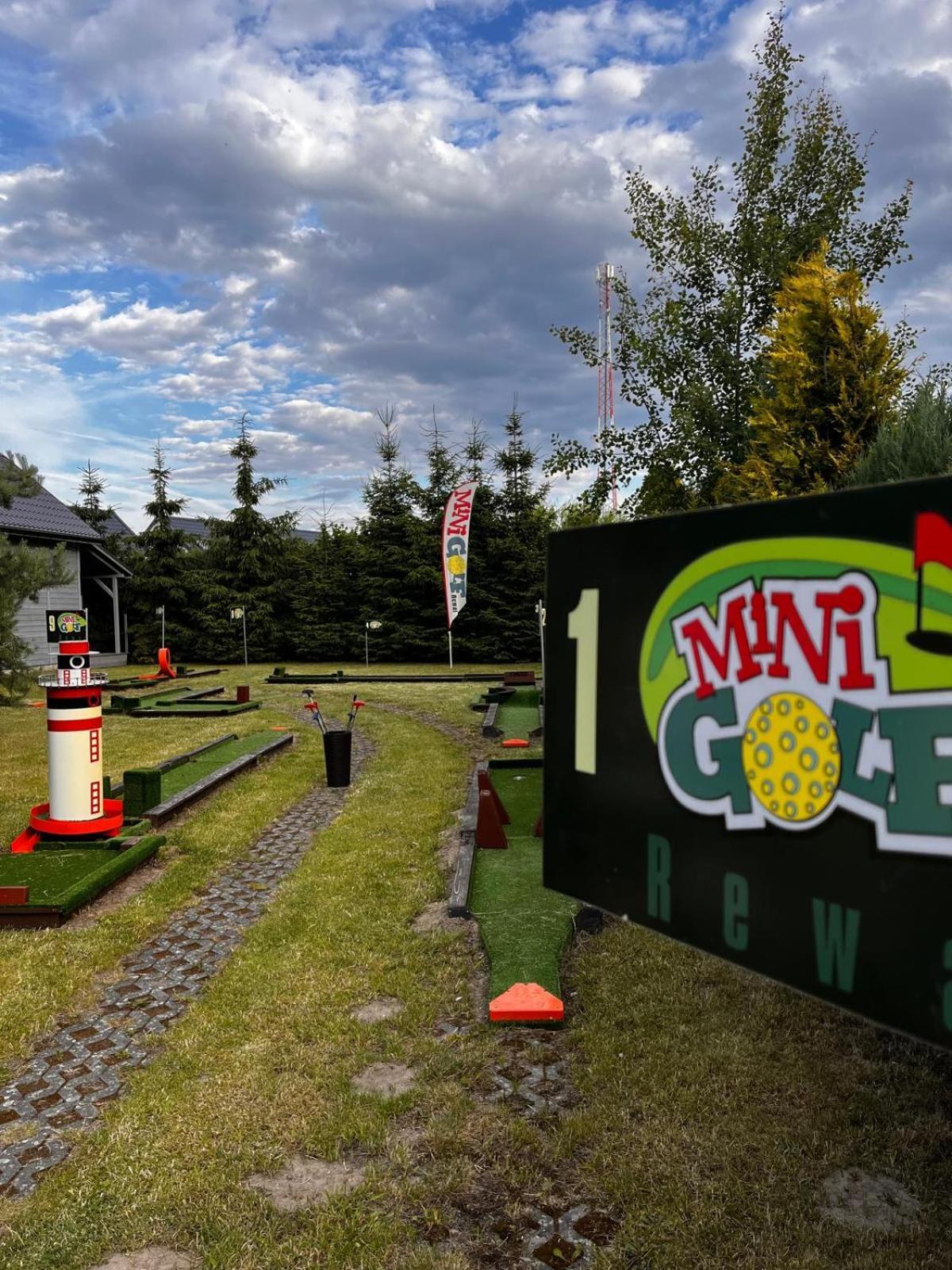 Domki Kapitanskie Z Prywatnym Polem Do Gry W Mini Golf Rewal Eksteriør billede