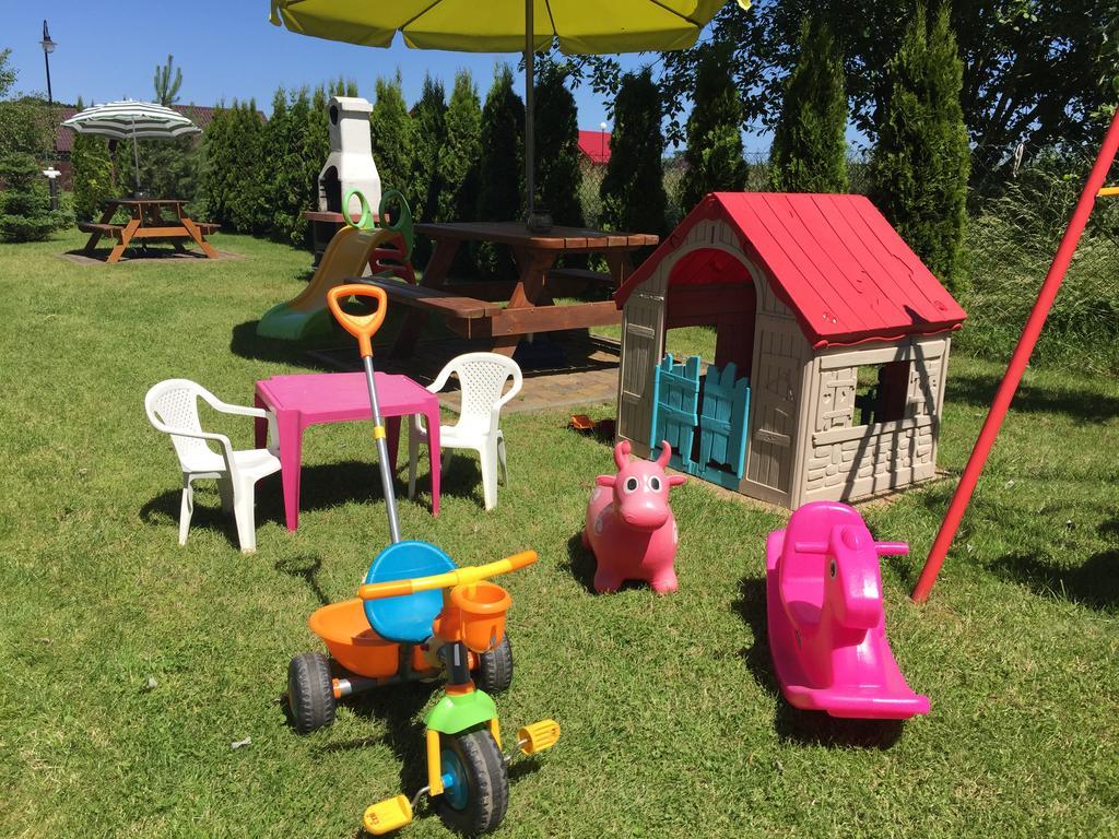 Domki Kapitanskie Z Prywatnym Polem Do Gry W Mini Golf Rewal Eksteriør billede